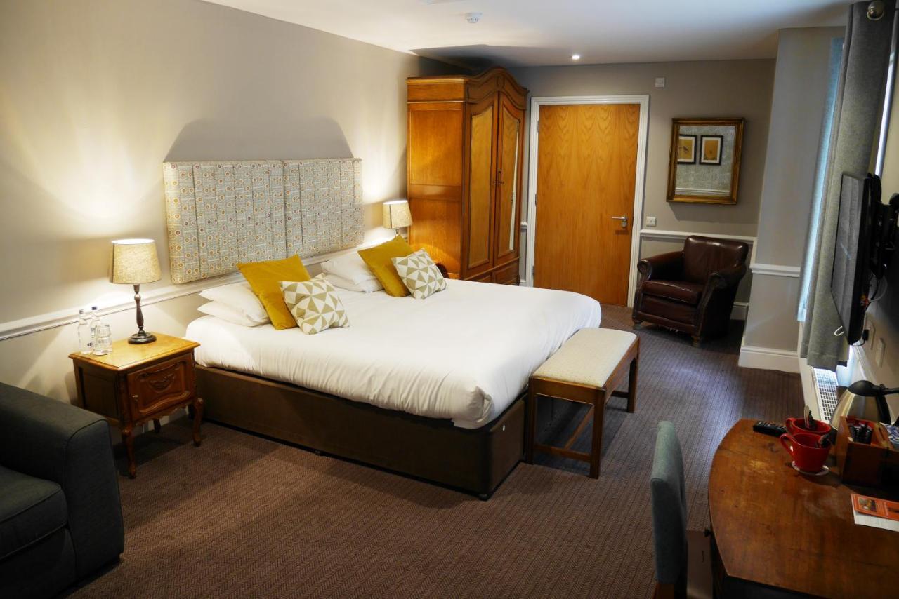 The Fleece Hotel Witney Exterior photo