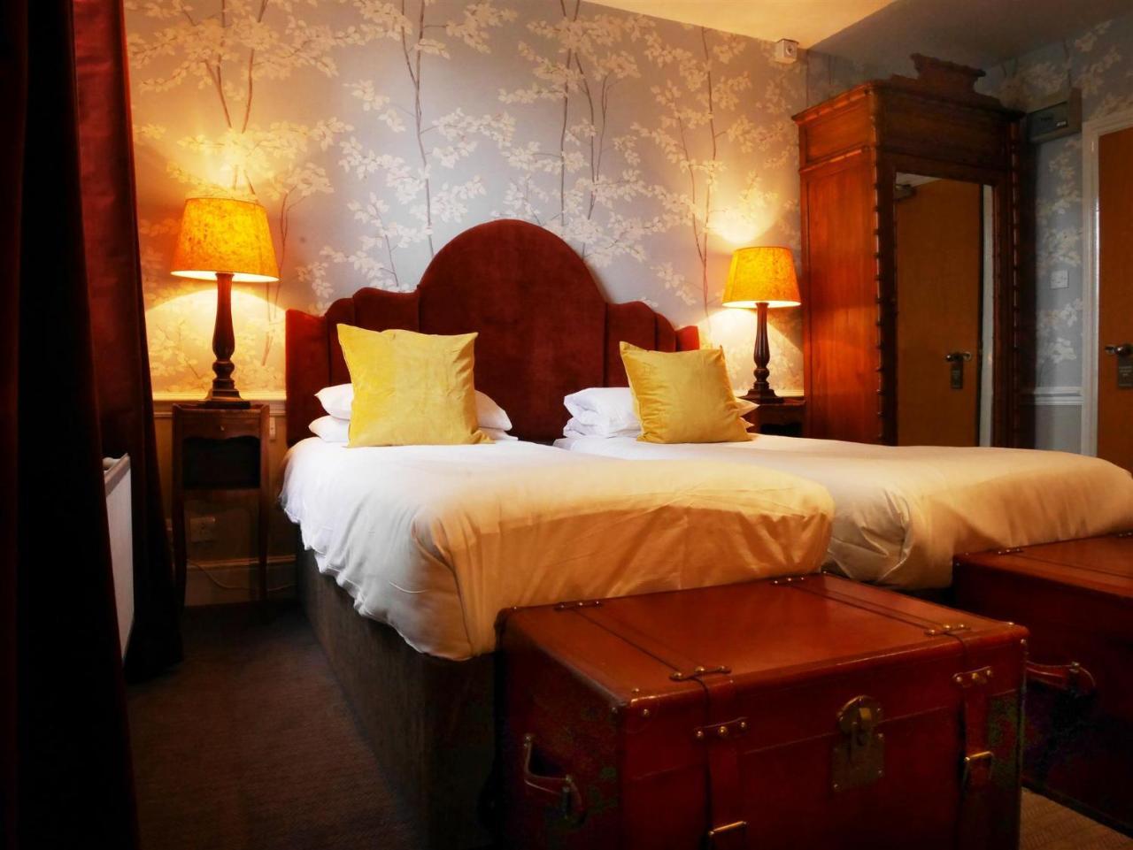 The Fleece Hotel Witney Exterior photo