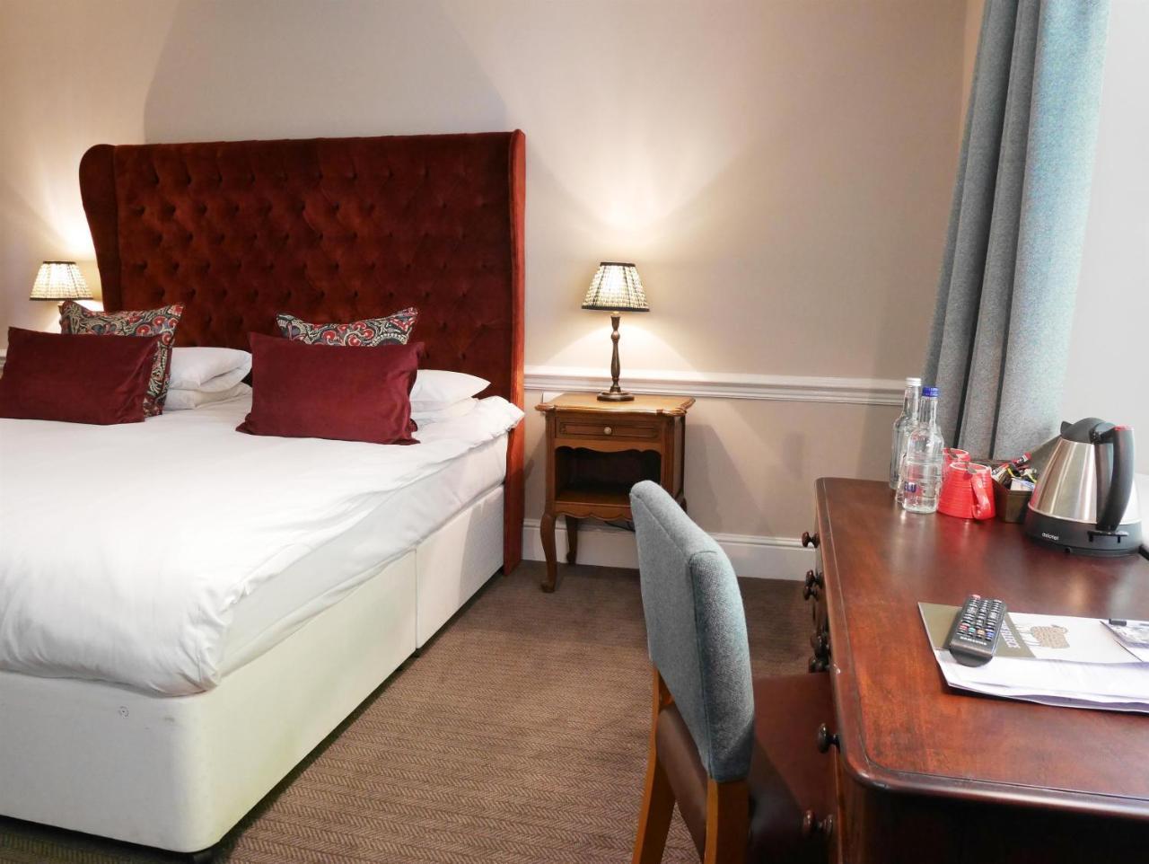 The Fleece Hotel Witney Exterior photo