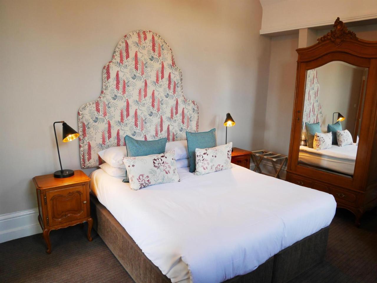 The Fleece Hotel Witney Exterior photo